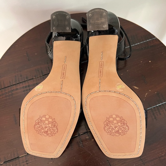 VINCE CAMUTO SANDALS - Picture 9 of 13